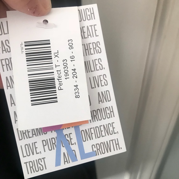 Black Xl Lularoe Perfect T BNWT Noir llr 1x - Picture 2 of 4